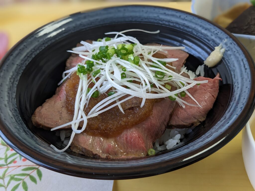 堀病院名物のローストビーフ丼